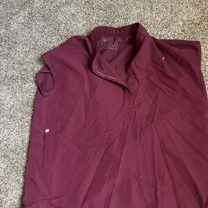 Marooon scrub set with Livingston pant and oversized scrub top but in small